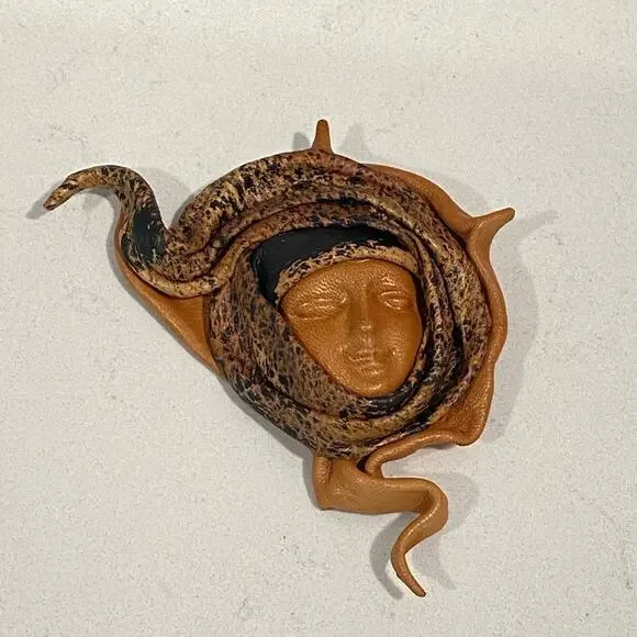 VTG Art to Wear Brooch Mexican Hand tooled Soft Leather Profile,Face, Pin,Ethnic - Picture 7 of 7